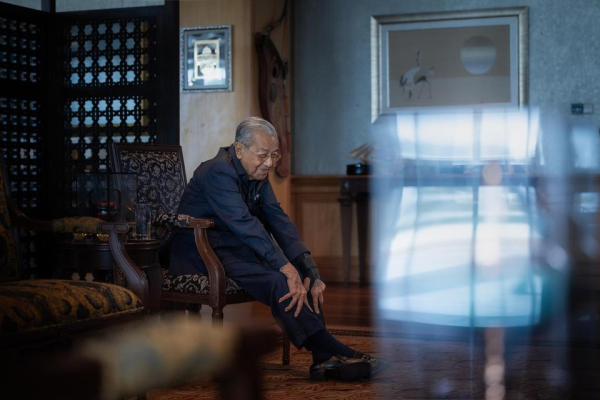 炒股配资178论坛网 外媒: 马来西亚百岁前总理马哈蒂尔因疲劳住院